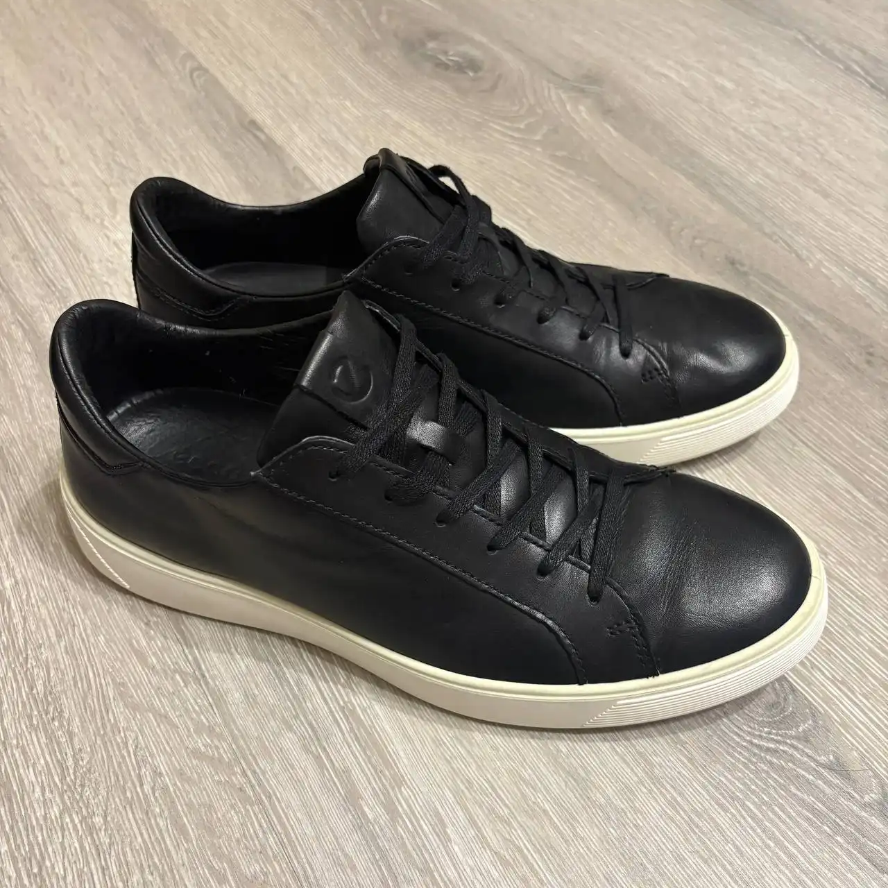 Кожаные кеды Ecco Street tray M размер 43