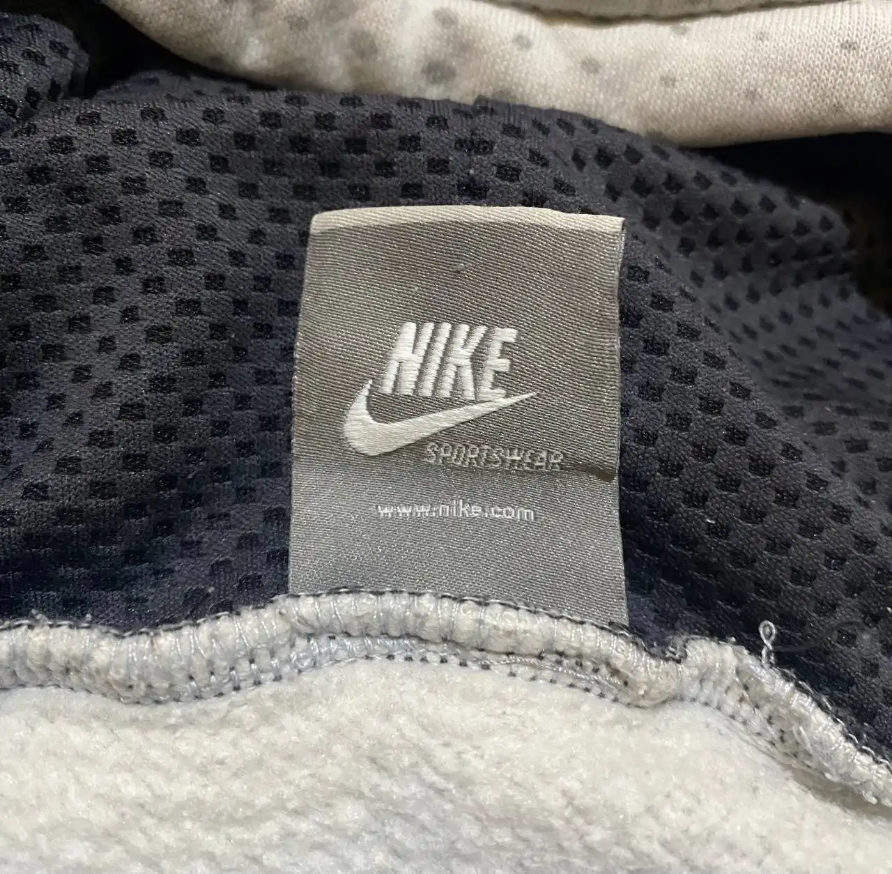 Толстовка Nike Sportswear XL светлая с перфорацией
