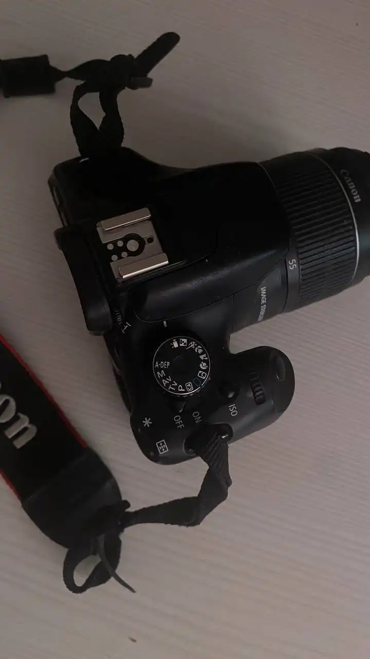 Продам зеркалку почти новый