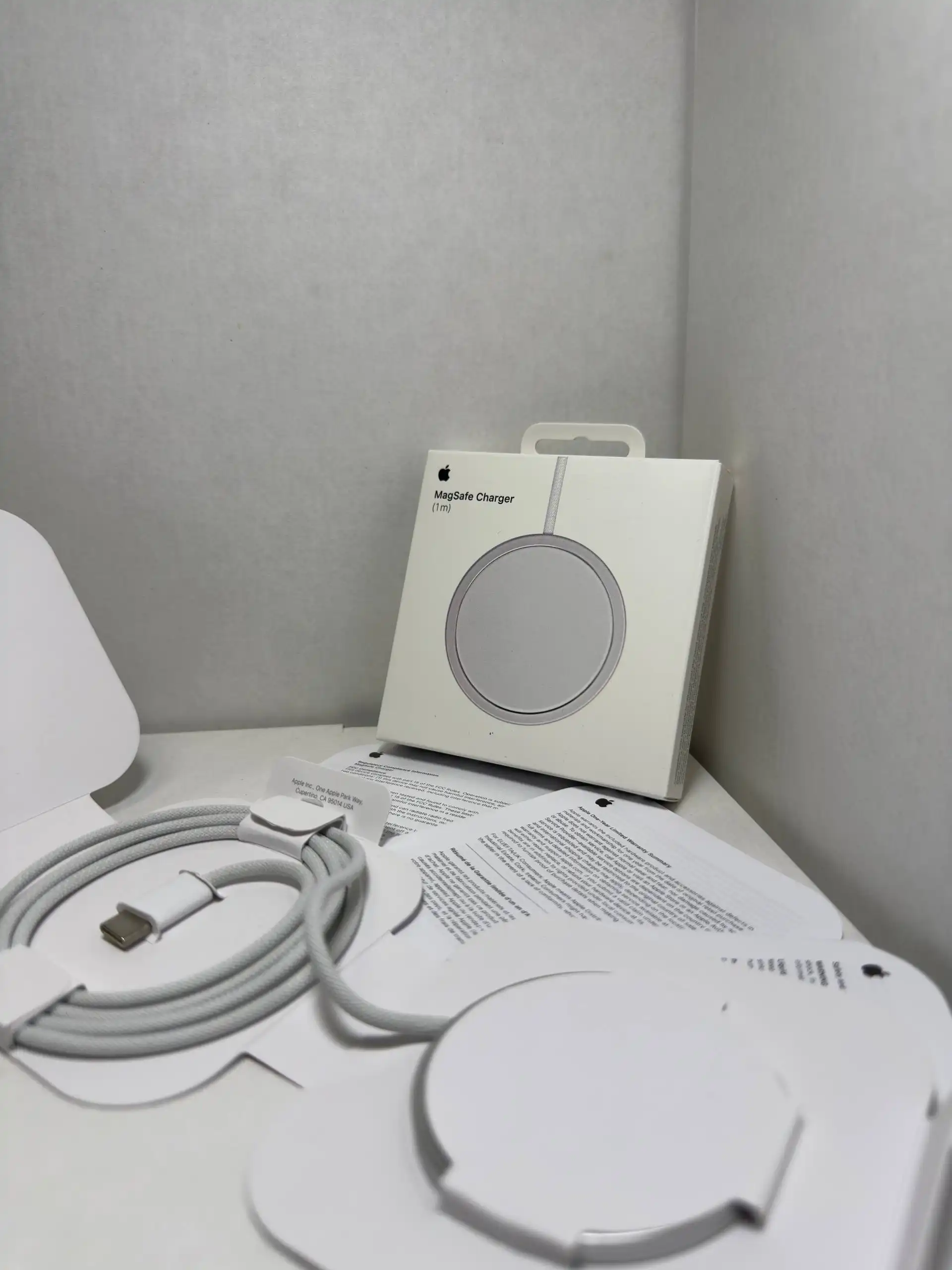 Продажа новых качественных реплик Apple AirPods Pro 2, AirPods Pro 3, проводов и зарядок Magsafe