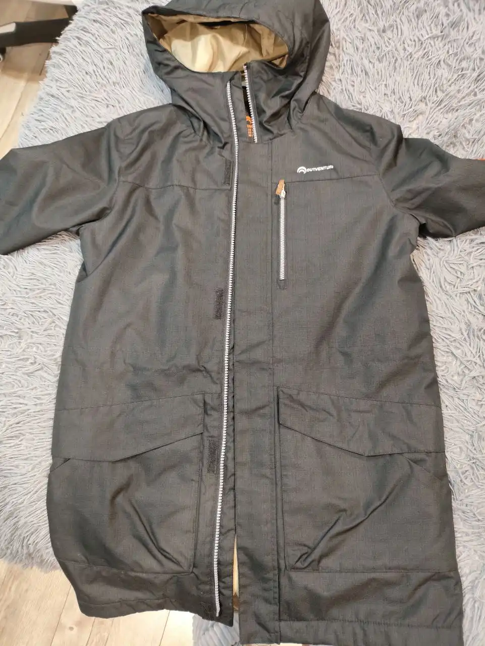 Стильная парка для мальчика Outventure черного цвета с ветровкой