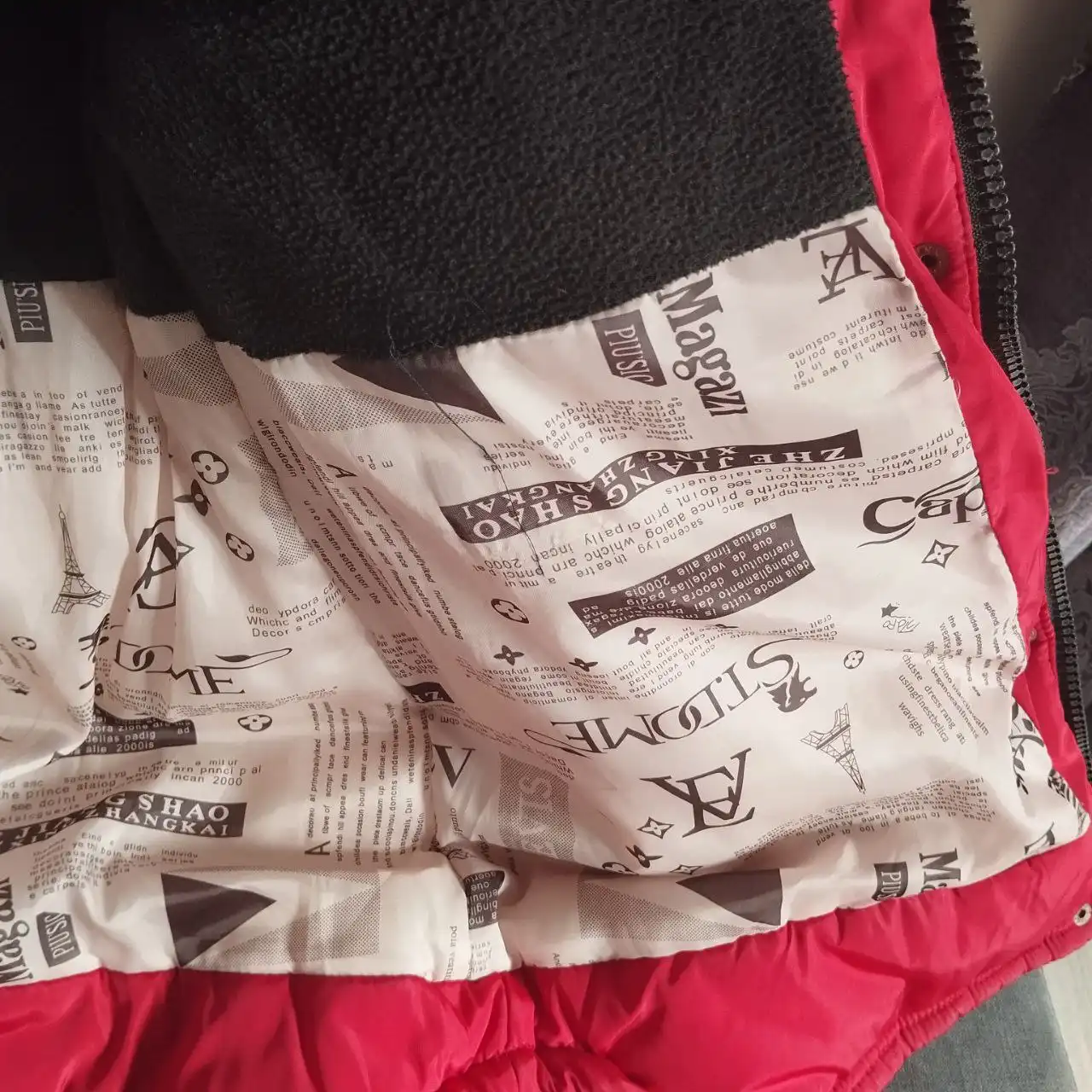 Продажа детской зимней куртки 146-150 размер