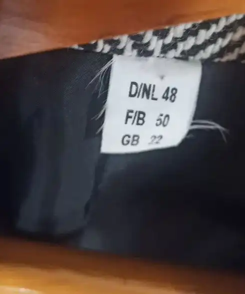 Продам женское полупальто 48 размера