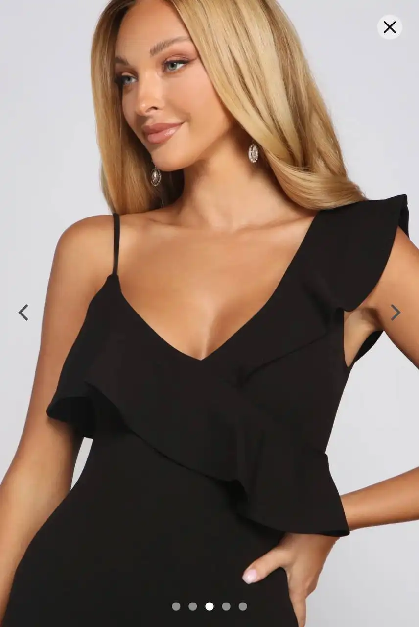 Продам платья черное и xs-c