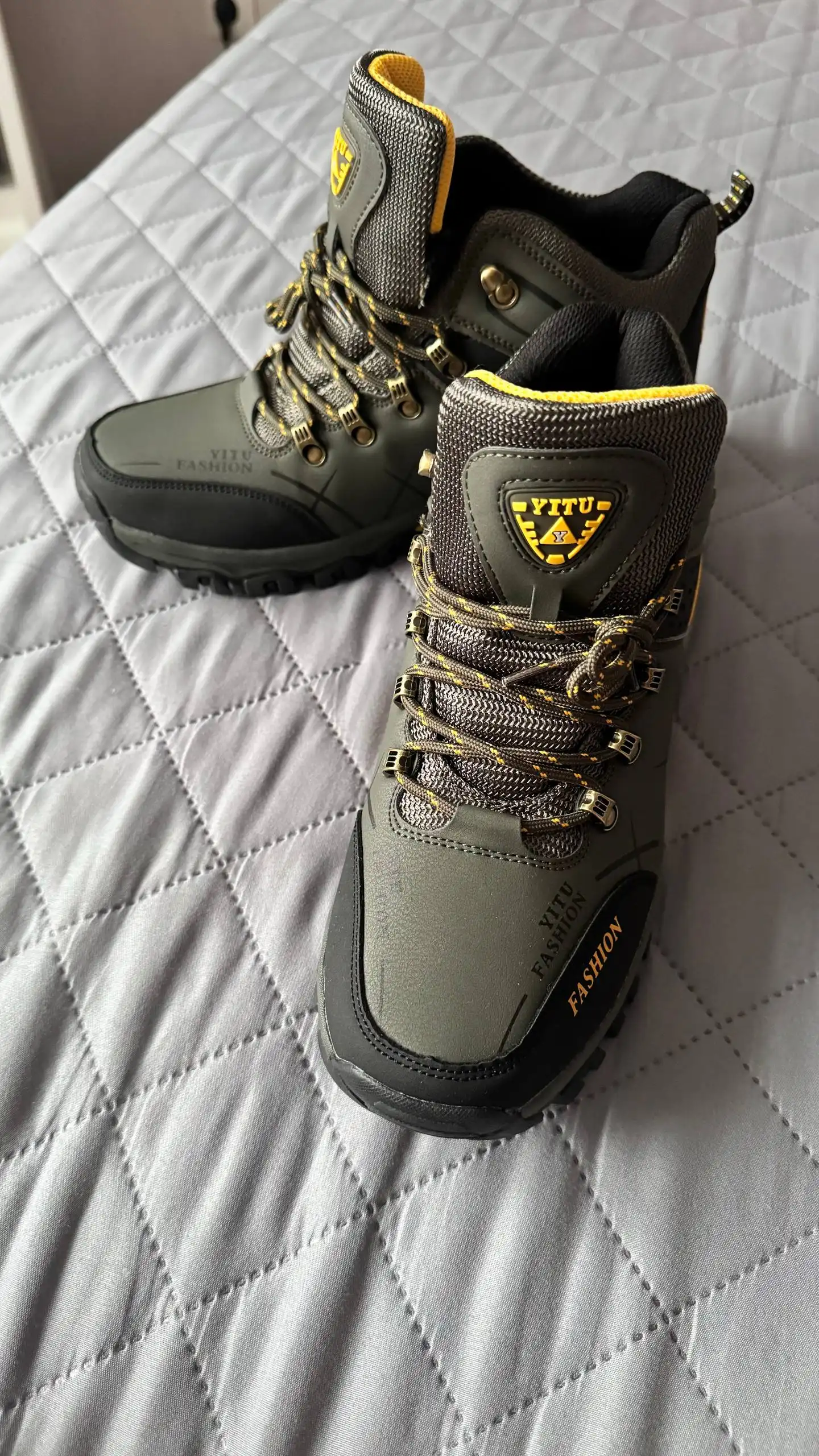 Мужские ботинки теплые новые размер 42