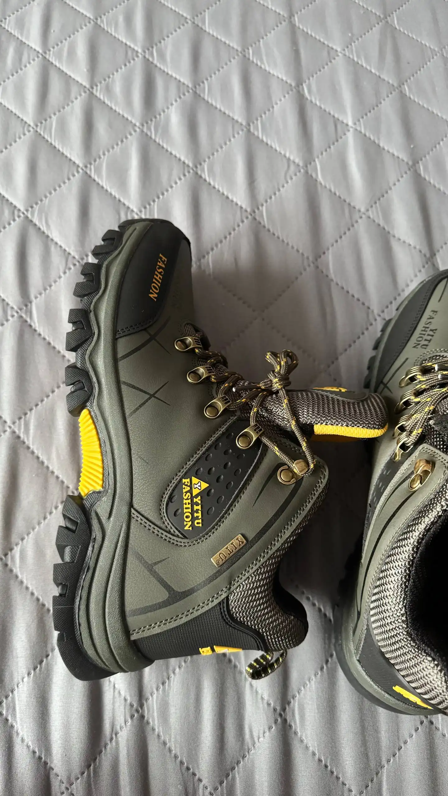 Мужские ботинки теплые новые размер 42