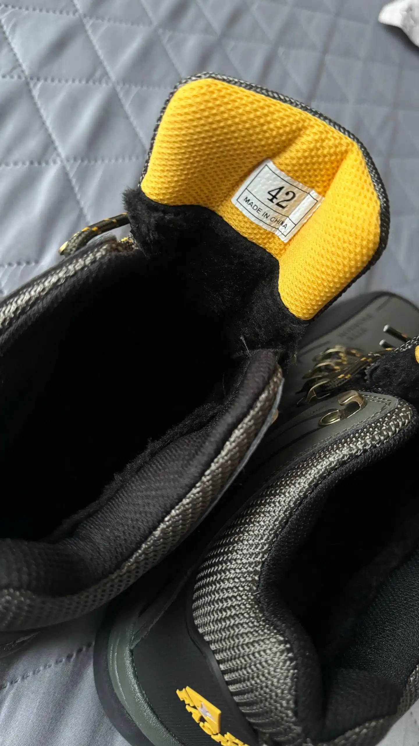 Мужские ботинки теплые новые размер 42