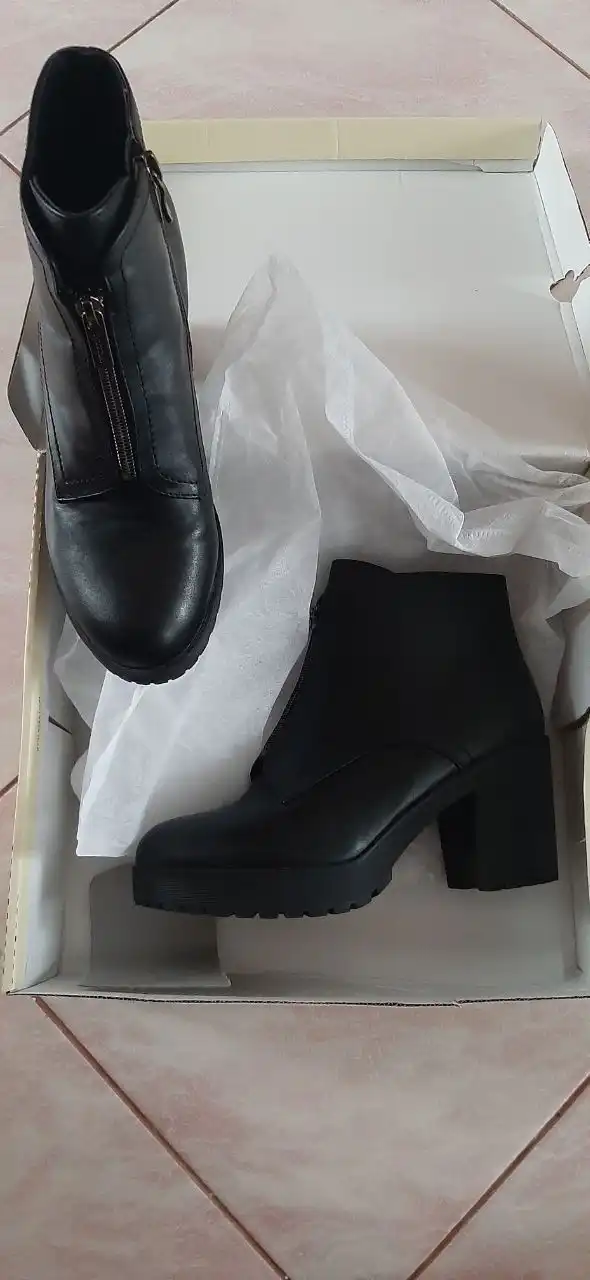 Ботиночки размер 37 в отличном состоянии