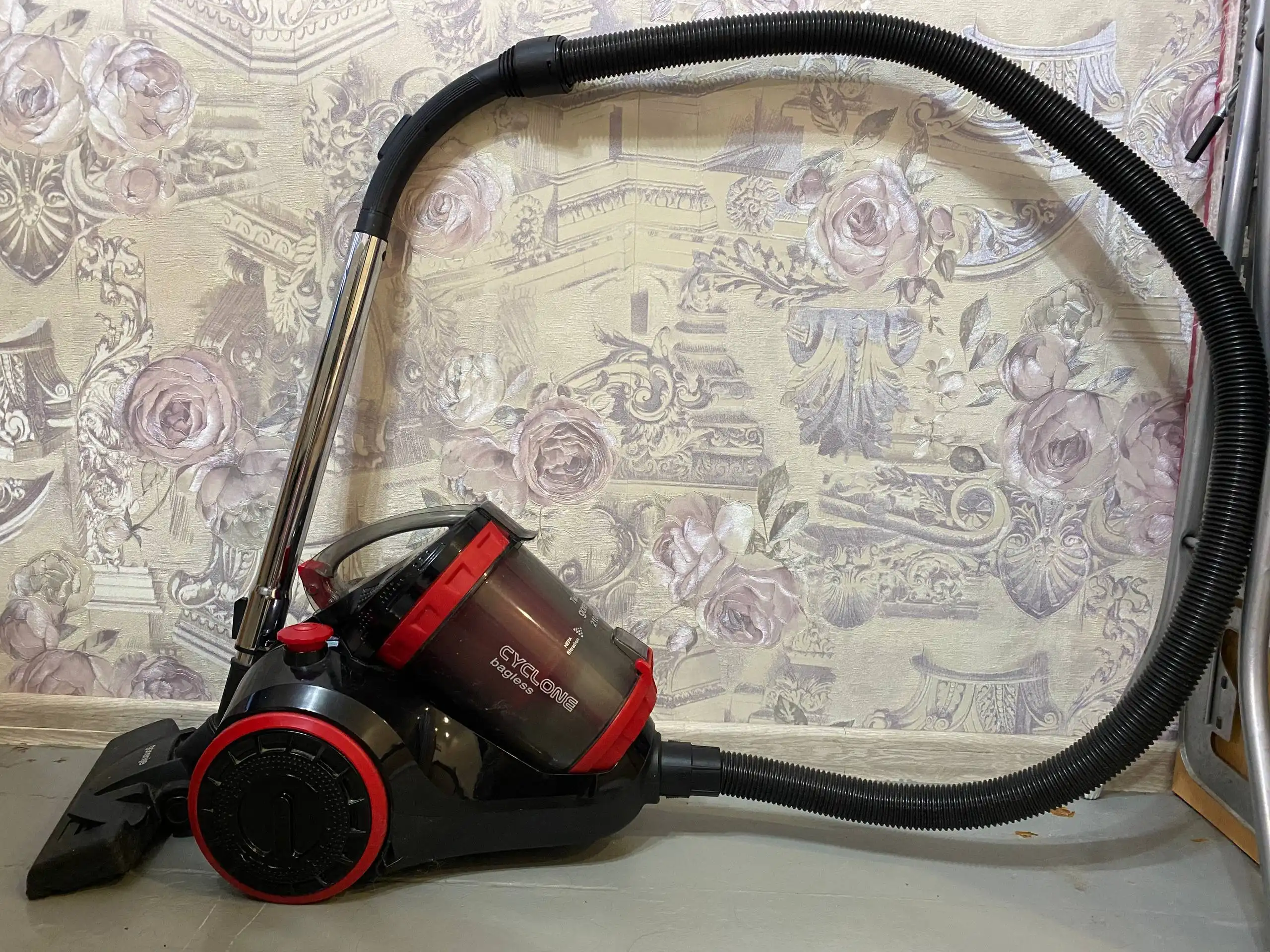 Пылесос Gorenje в рабочем состоянии