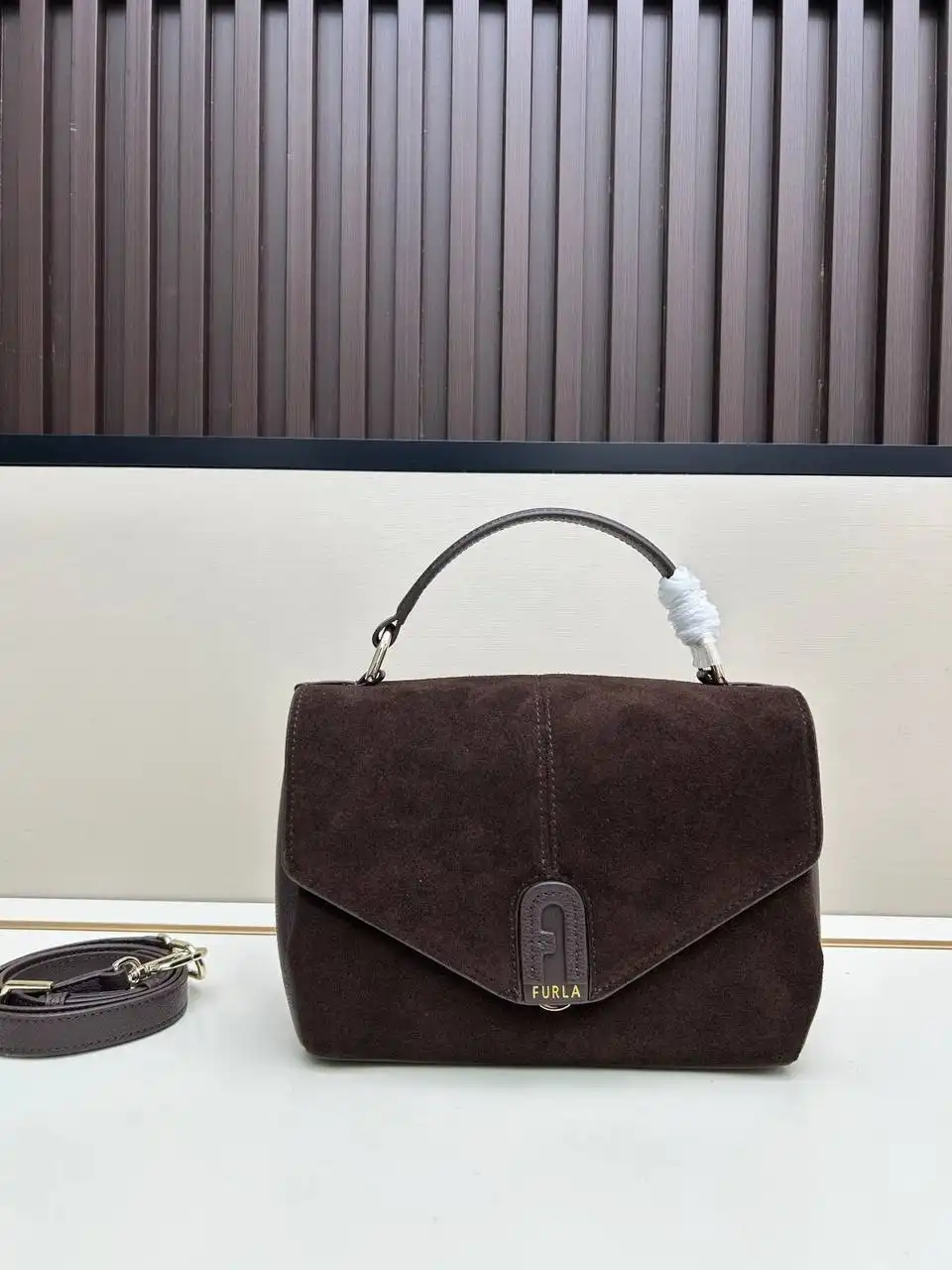 Продам женские сумочки из натуральной кожи и замши