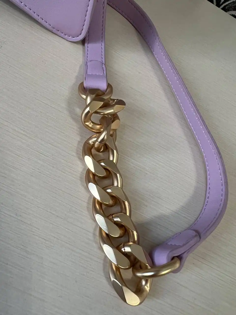 Продажа оригинальных сумок Guess и Replay