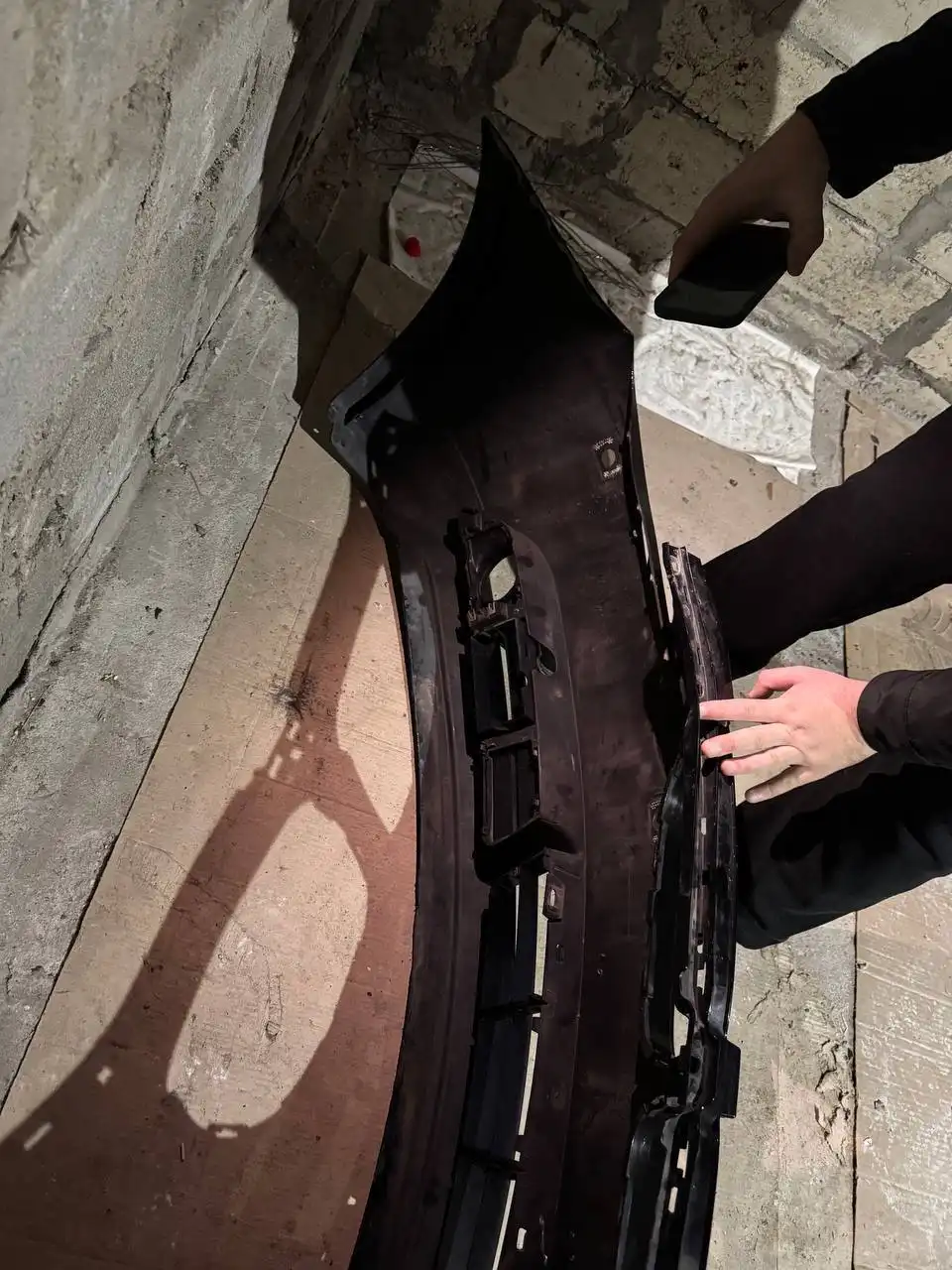 Продам передний бампер BMW E60, цвет 475