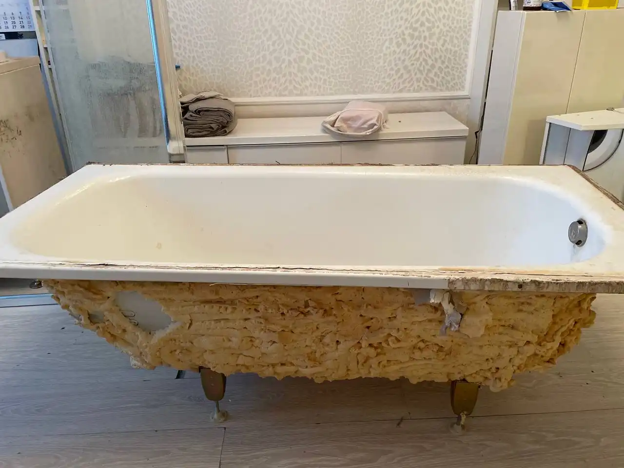 Продажа ванны, тумбы, раковины и стекла после демонтажа