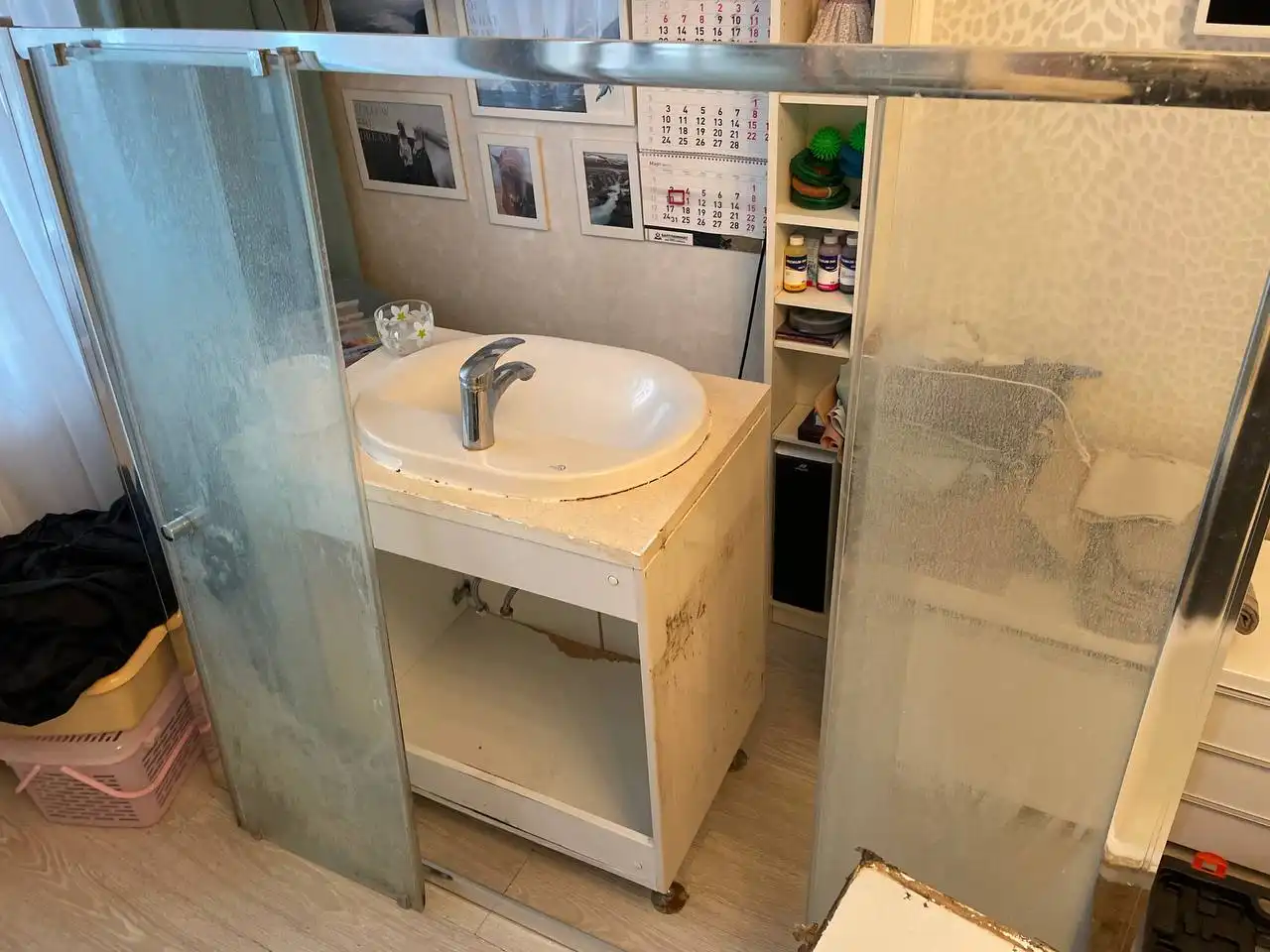 Продажа ванны, тумбы, раковины и стекла после демонтажа