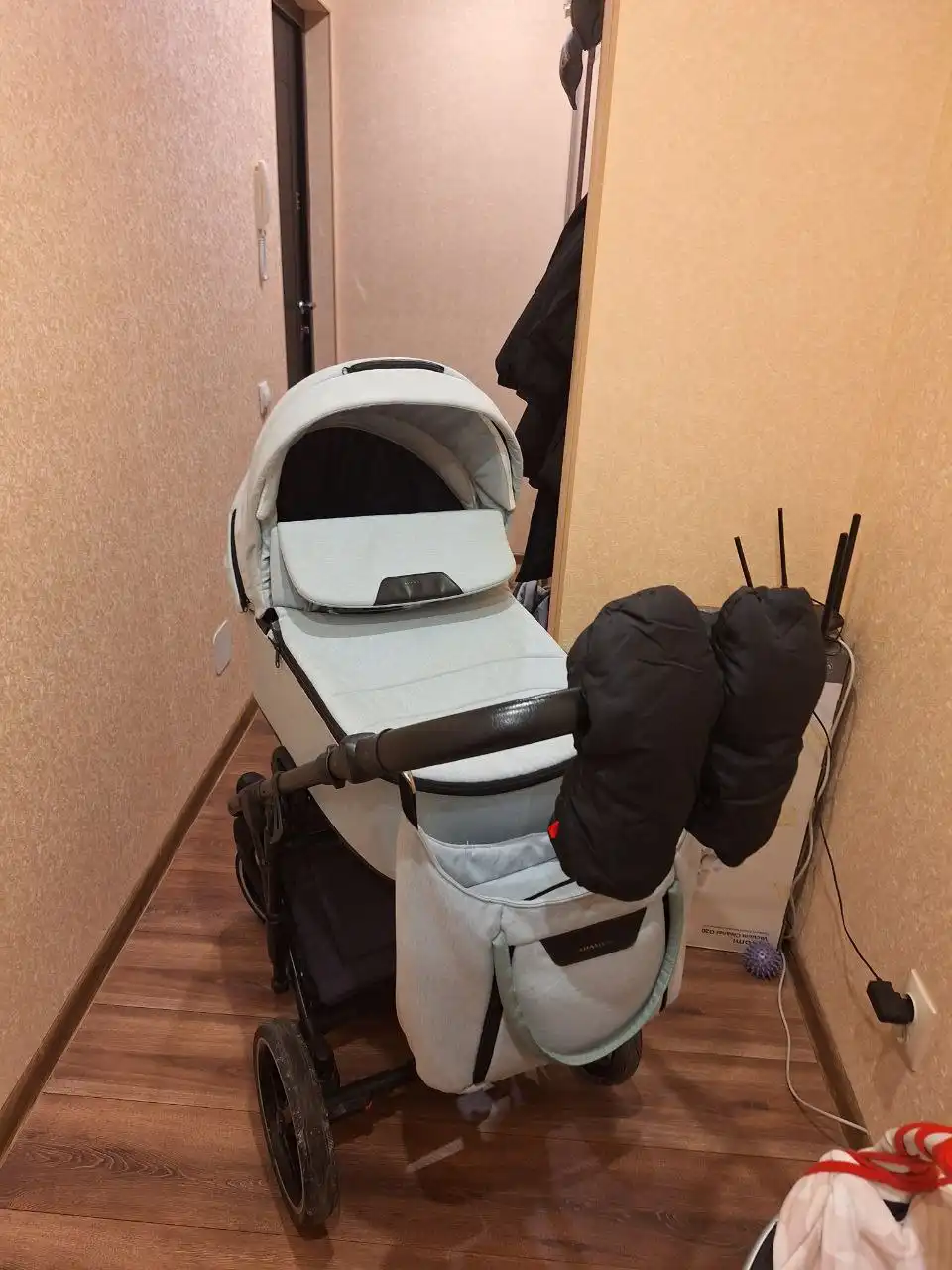 Продаётся коляска 3в1 Adamex с автолюлькой Maxi-Cozi и аксессуарами