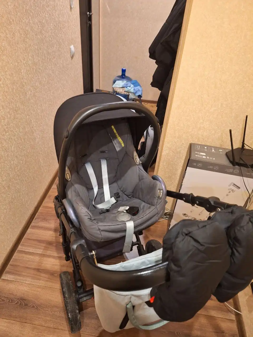 Продаётся коляска 3в1 Adamex с автолюлькой Maxi-Cozi и аксессуарами