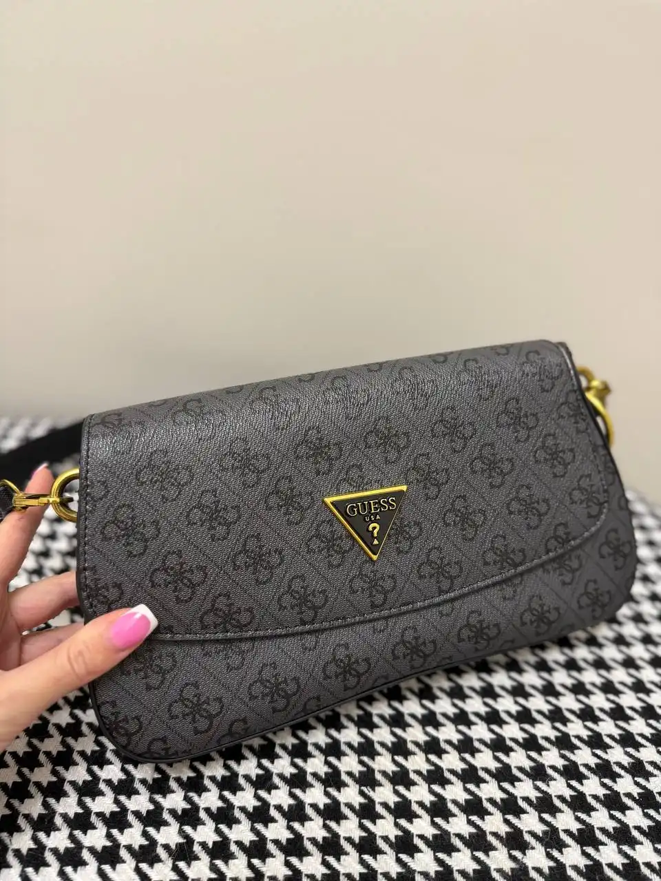 Сумочка Guess Gordelia