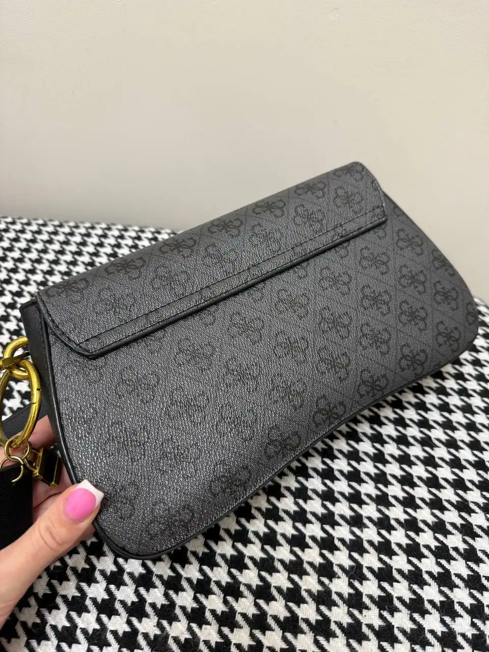 Сумочка Guess Gordelia