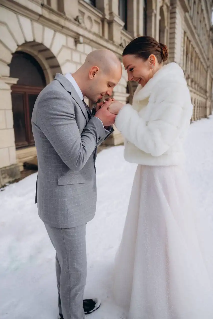 Свадебная шубка молочного оттенка, искусственный мех