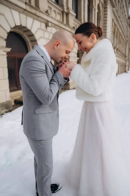 Свадебная шубка молочного оттенка, искусственный мех - Одежда в Калининград