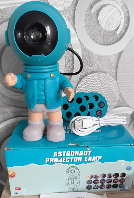 Астронавт-проектор и колонка-игрушка - Хобби и отдых в Калининград