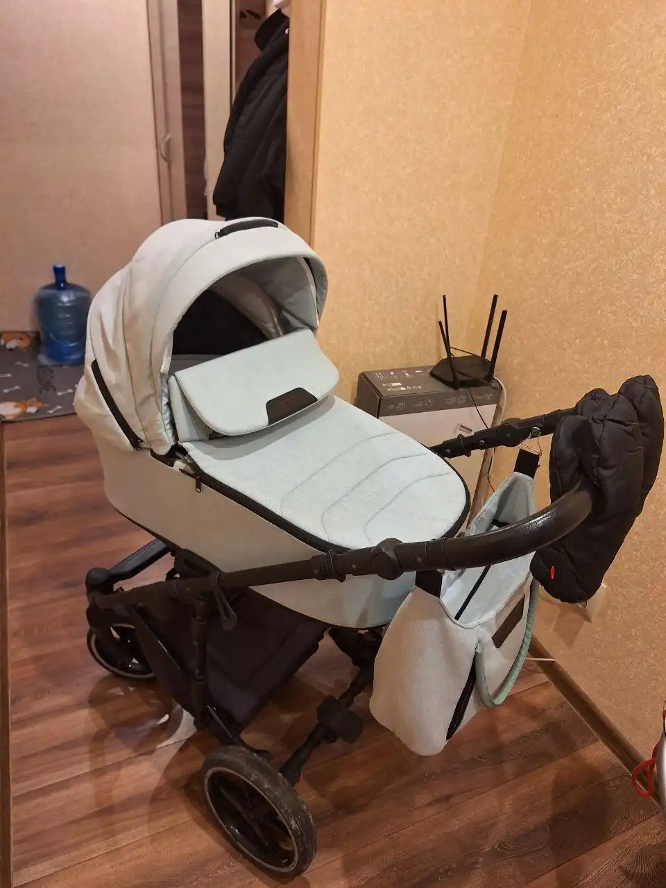 Продается коляска 3в1 Adamex с автолюлькой Maxi-Cozi