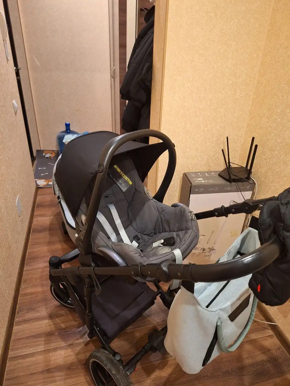 Продается коляска 3в1 Adamex с автолюлькой Maxi-Cozi