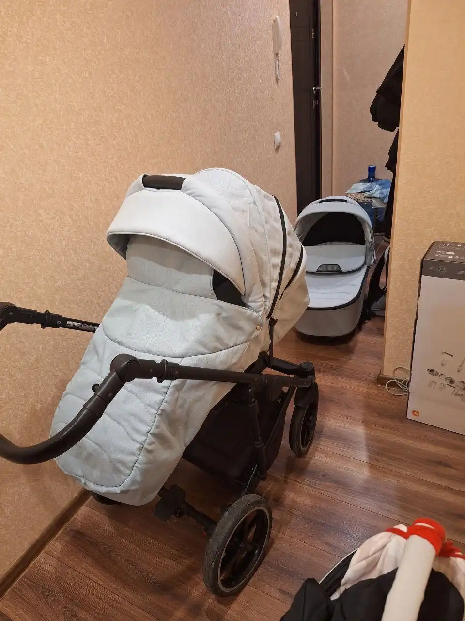 Продается коляска 3в1 Adamex с автолюлькой Maxi-Cozi