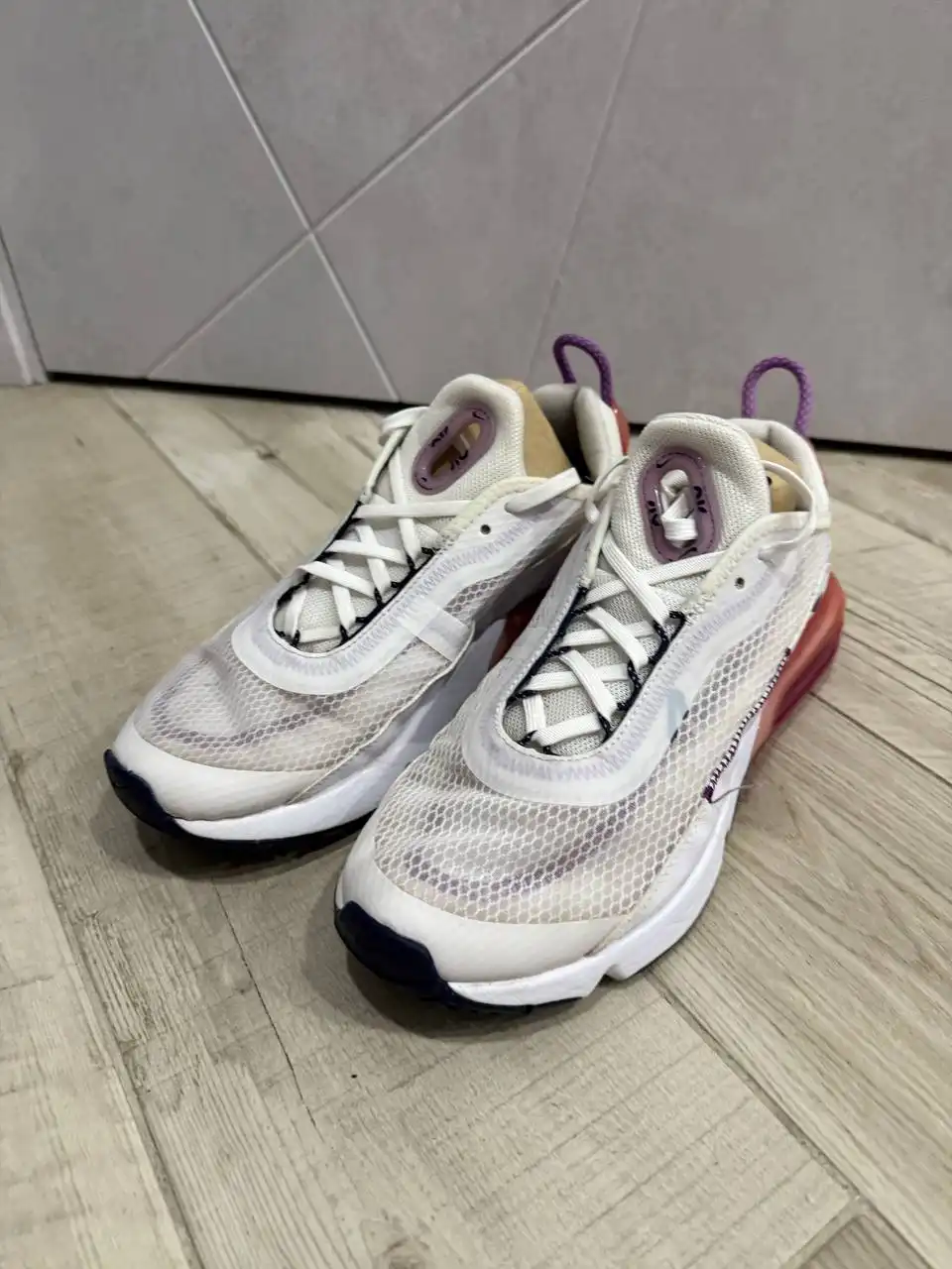 Продажа кроссовок Nike оригинал мужские и женские