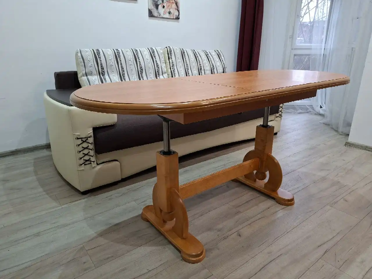 Стол из массива с подъёмным механизмом