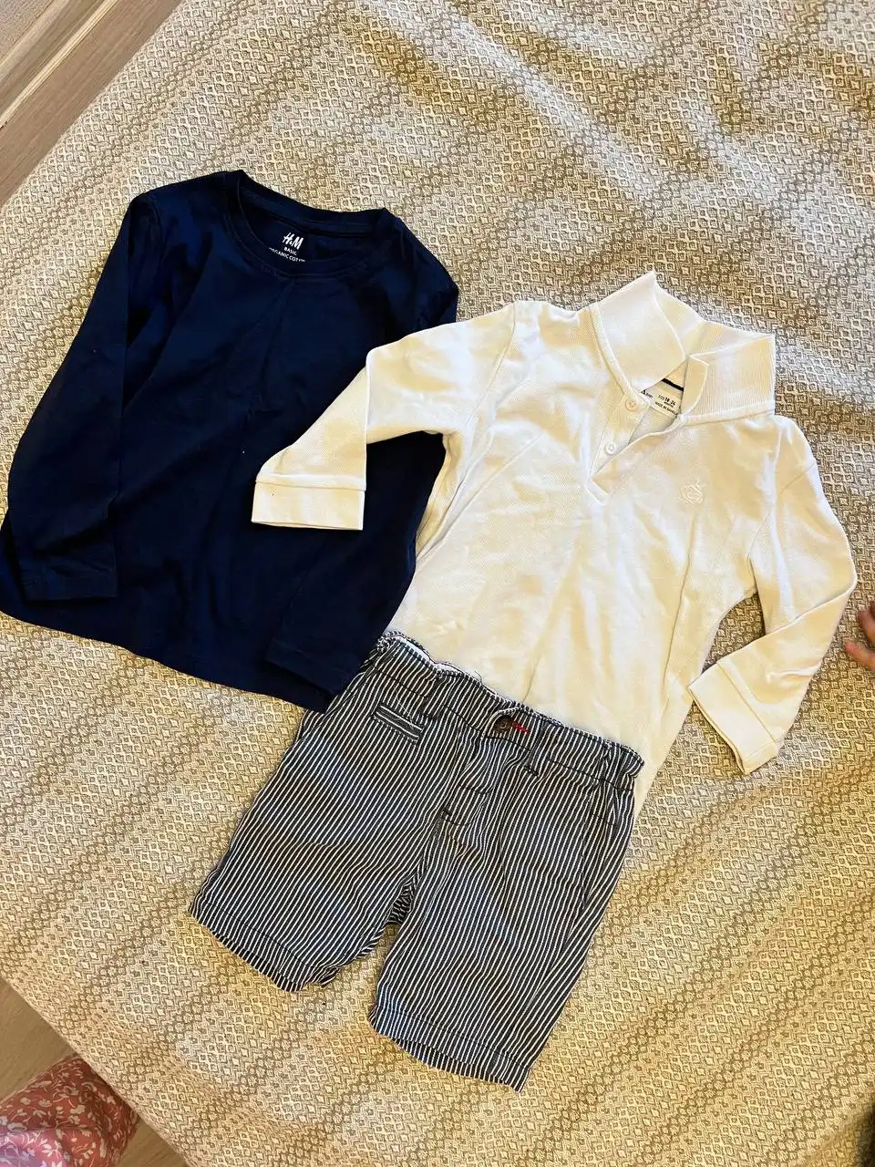 Продажа одежды: шорты, джинсы, аксессуары