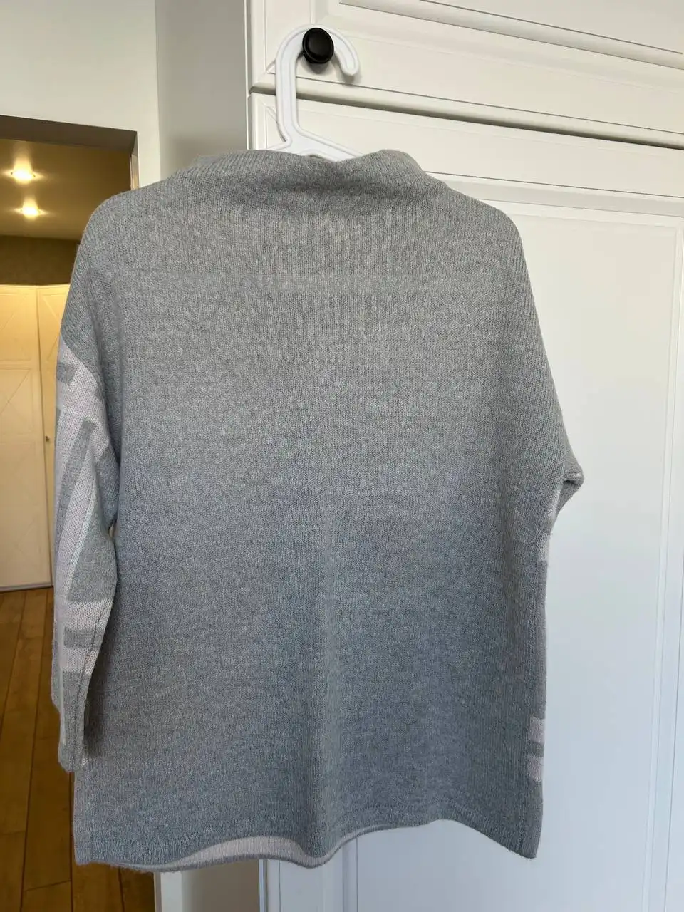 Продаётся джемпер размер M/L