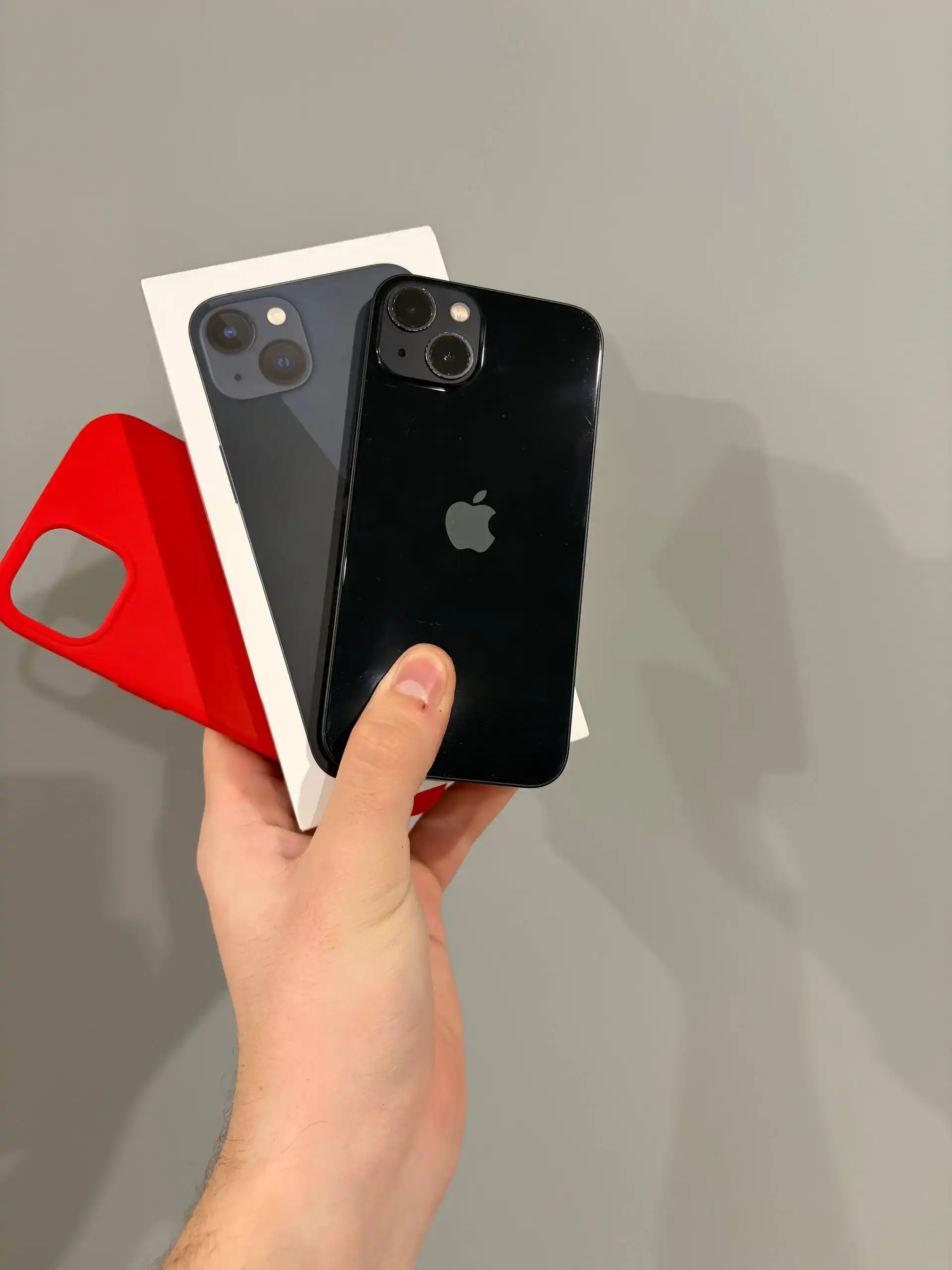 Продам iPhone 13 128Гб черный