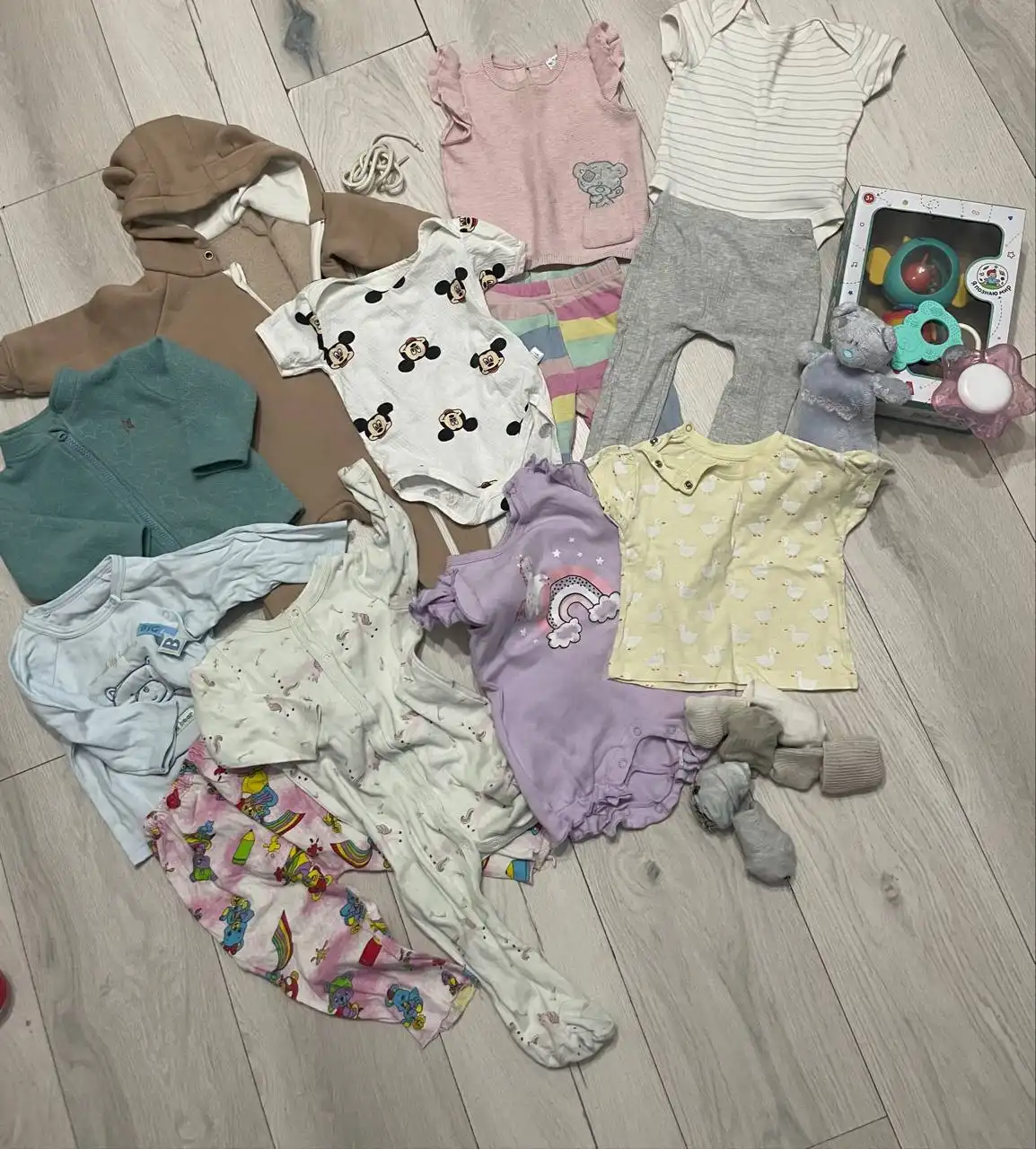 Вещи на девочку 6-9 месяцев