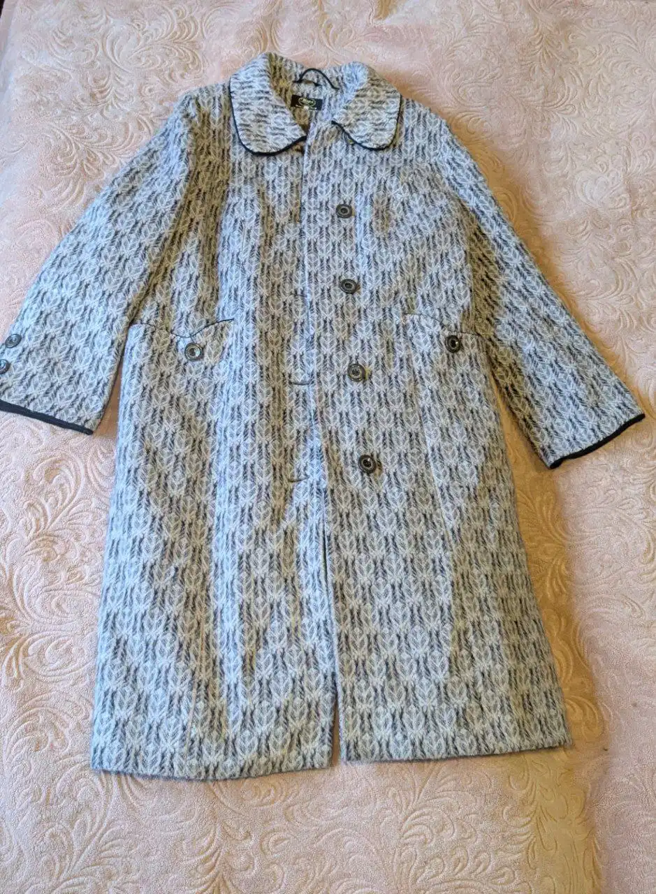 Продажа верхней одежды и обуви