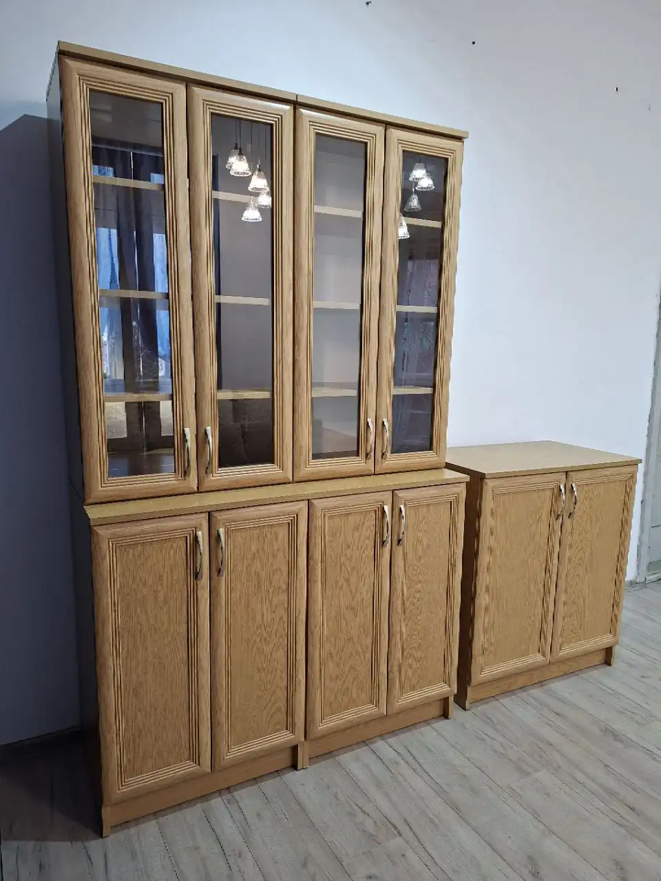 Продажа мебели: комод с тумбами и шкаф из Польши