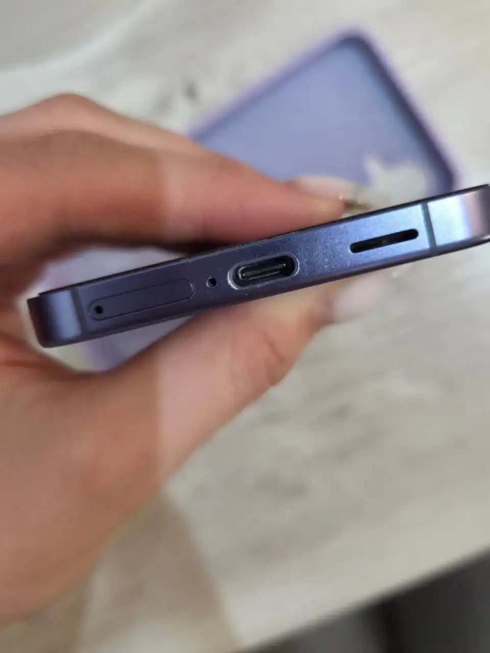 Продам телефон Samsung с24 256гб в фиолетовом цвете