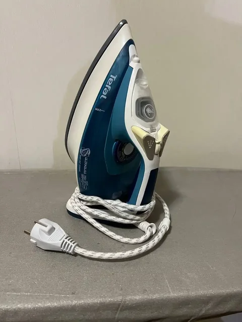 Утюг рабочий с чистящими стиками в подарок - Инструменты в Калининград