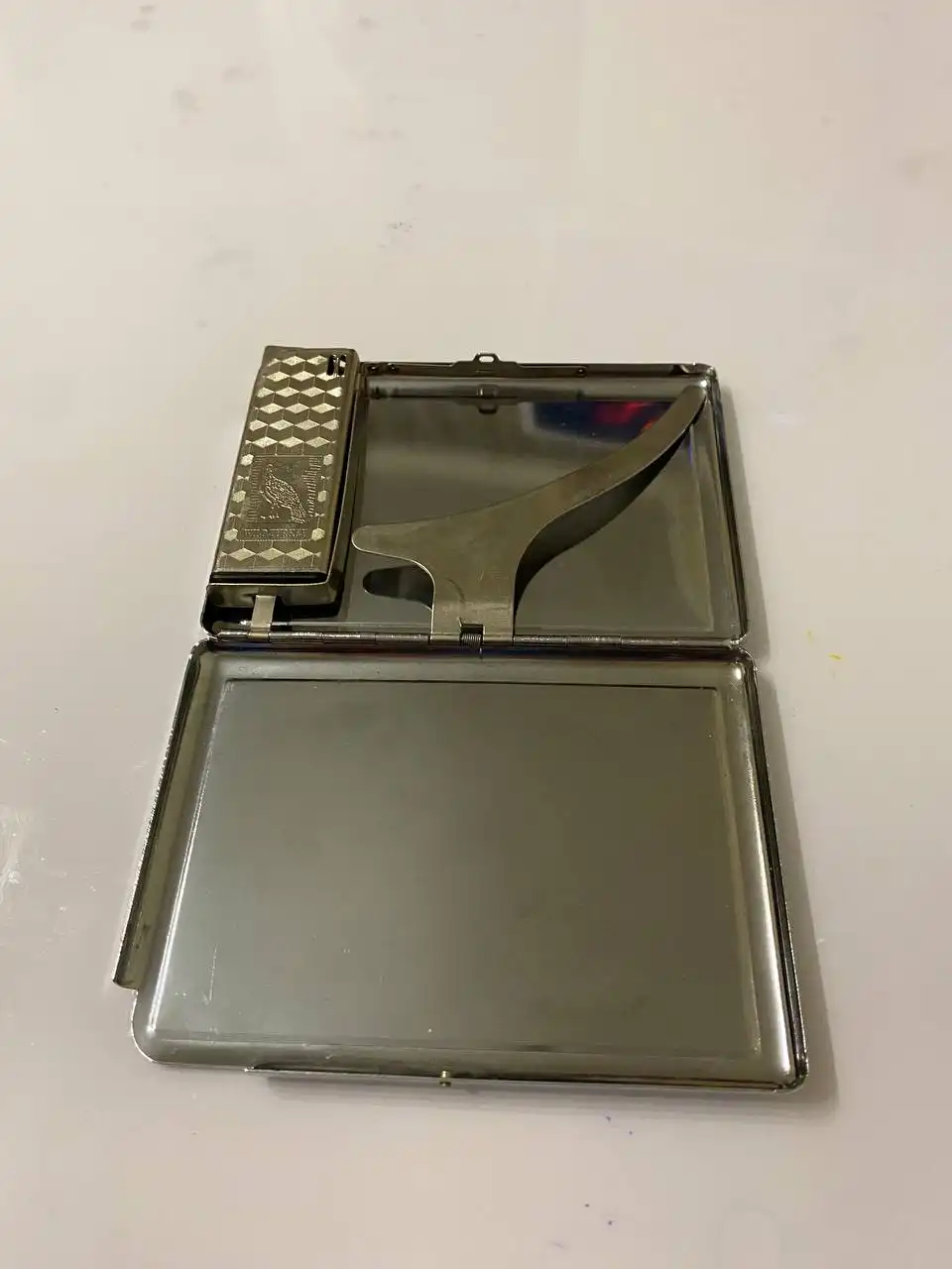 Портсигар с зажигалкой