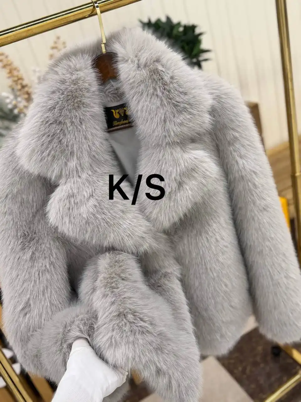 Продам новую шубу размер 42