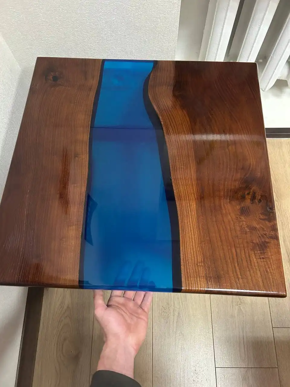 Стол из эпоксидной смолы 58x58 см