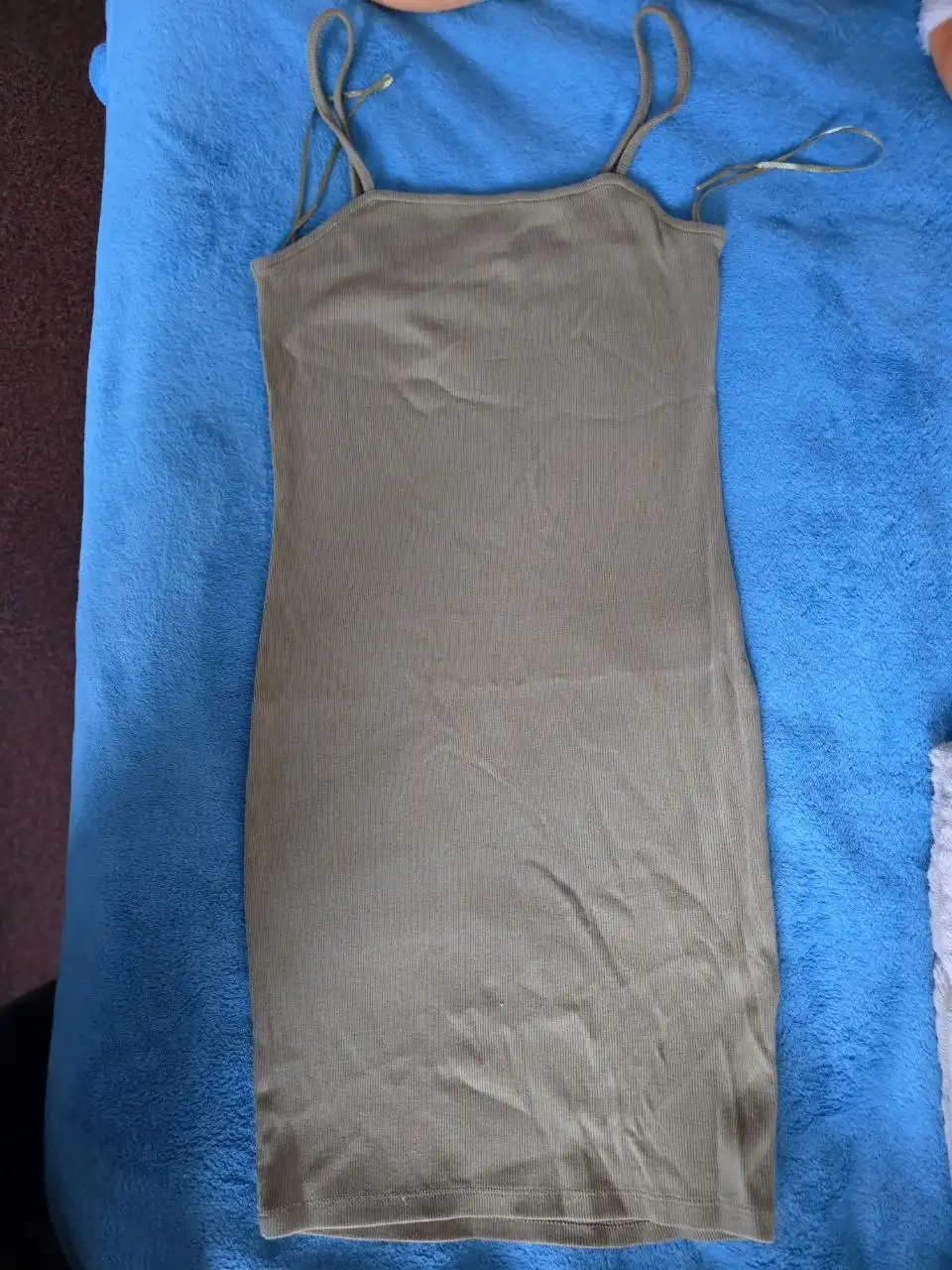 Продажа спортивной и повседневной одежды для женщин, мужчин и детей