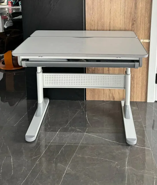 Растущая парта отличного состояния - частное объявление в Калининград