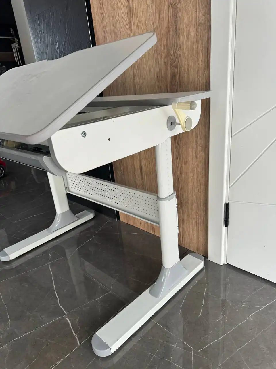 Растущая парта отличного состояния