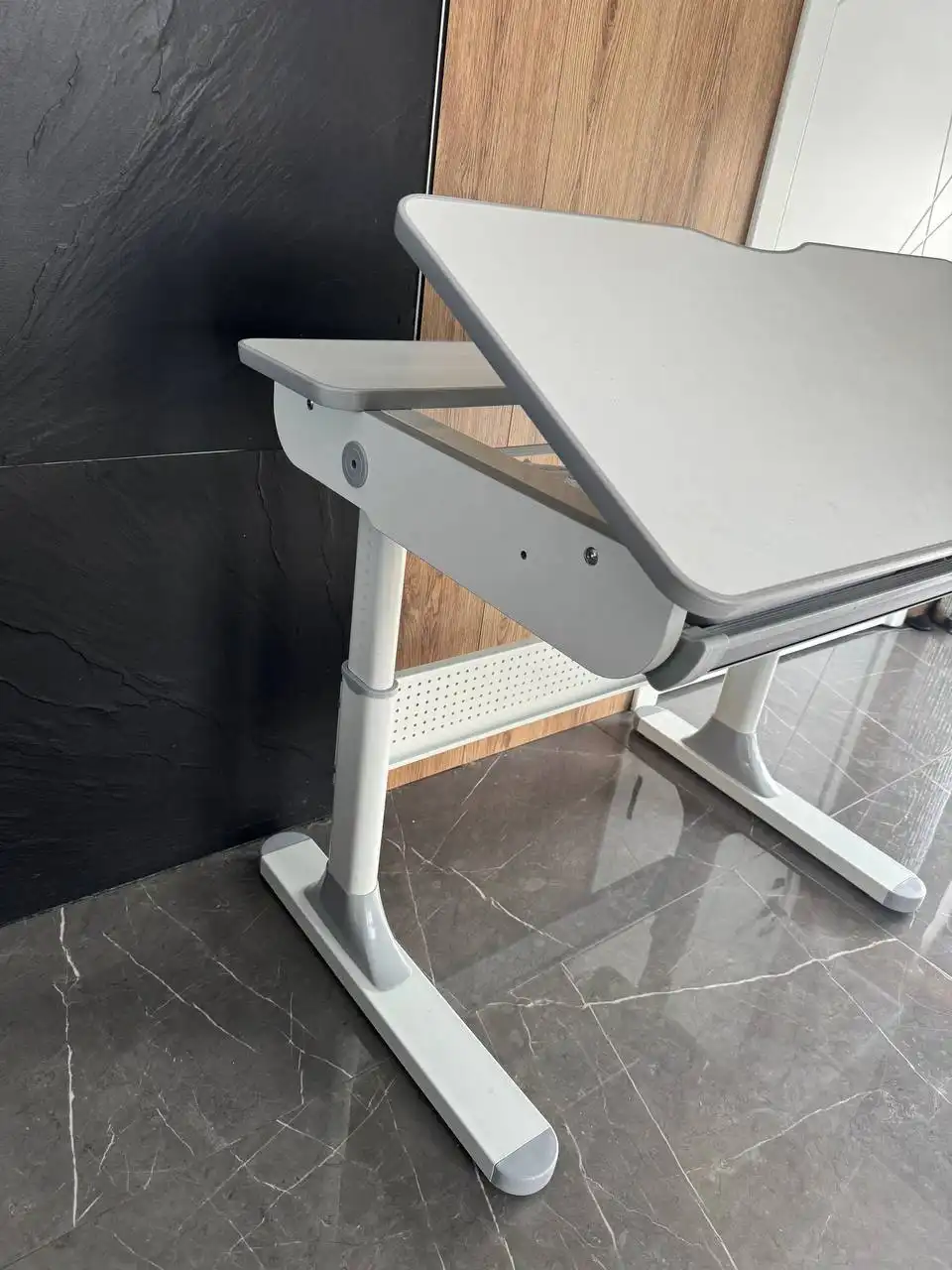 Растущая парта отличного состояния