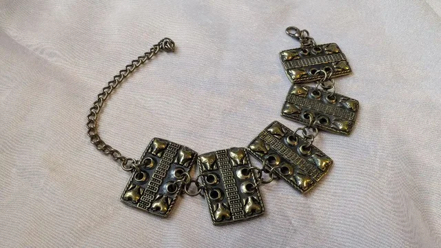 Продажа сережек и браслета - Инструменты в Калининград