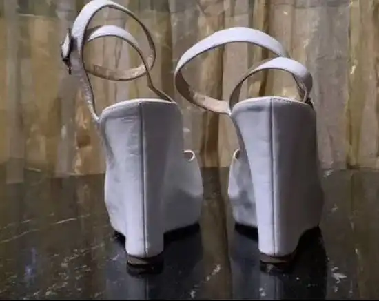 Босоножки из натуральной кожи, состояние новых