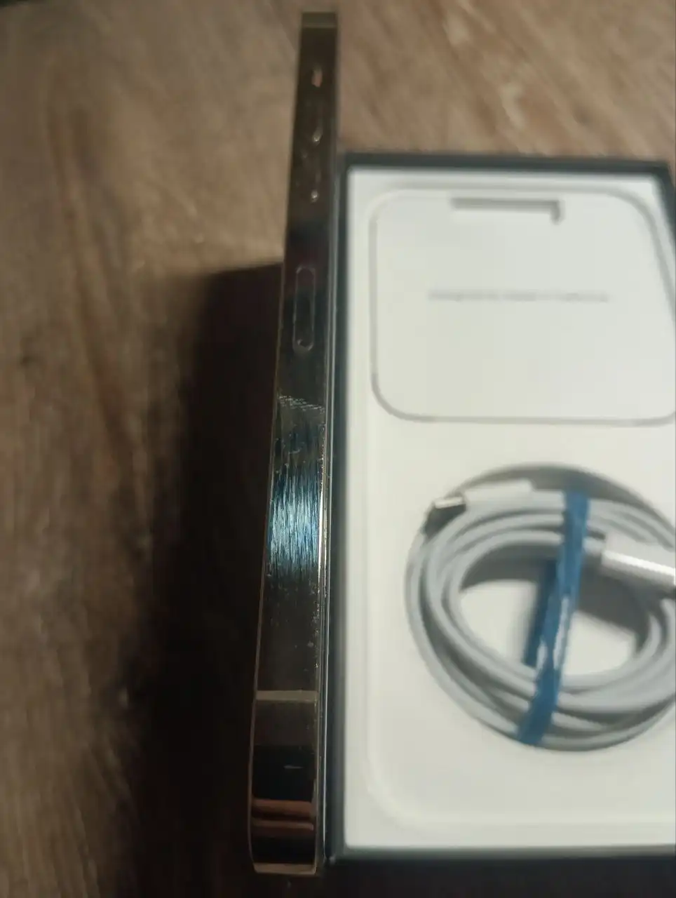 iPhone 12 Pro Max 256GB с трещиной на линзе камеры