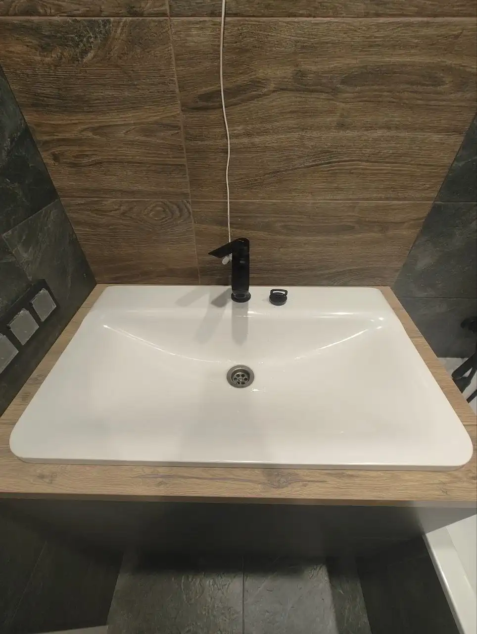 Продам тумбочку с раковиной для ванной комнаты - Мебель (Барахолка) в Калининград