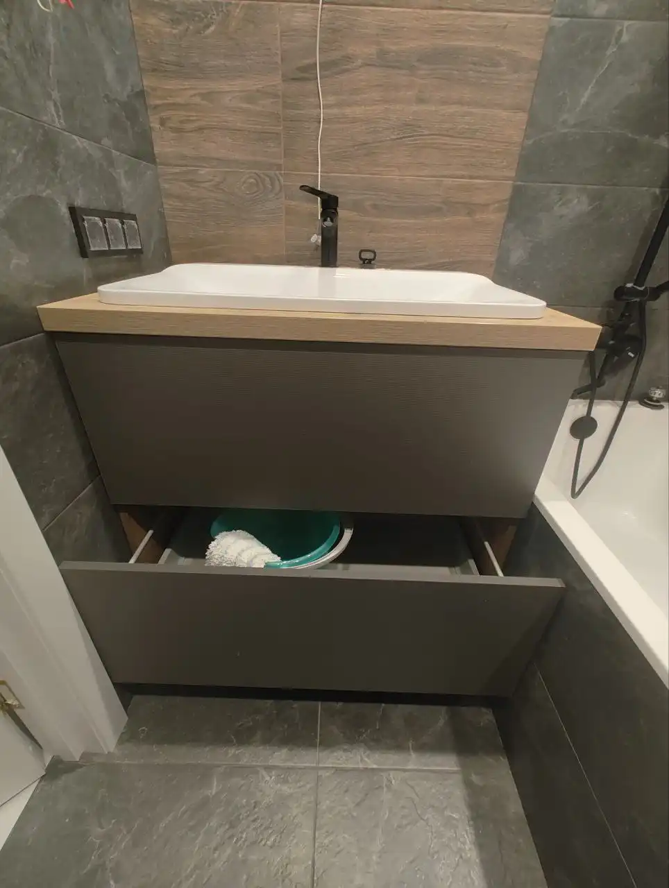 Продам тумбочку с раковиной для ванной комнаты - Мебель (Барахолка) в Калининград